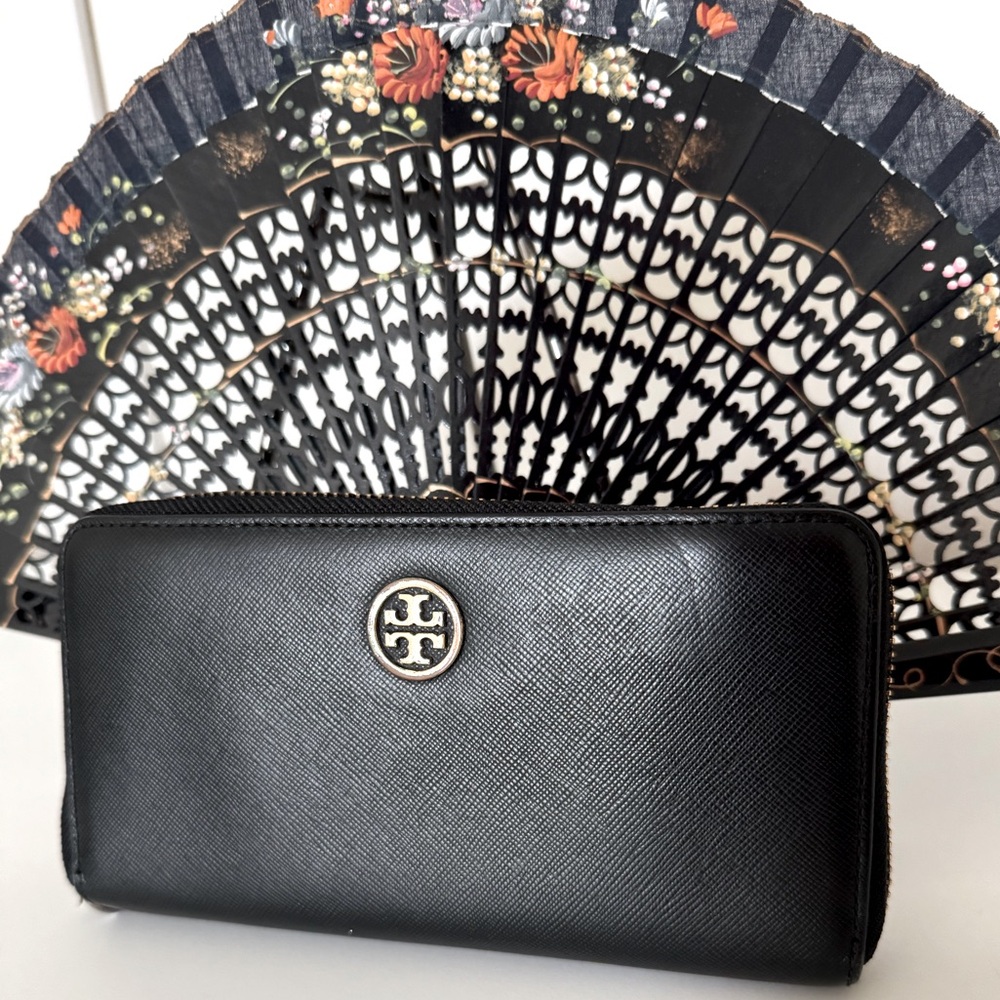 Tory Burch Black Leather Wallet